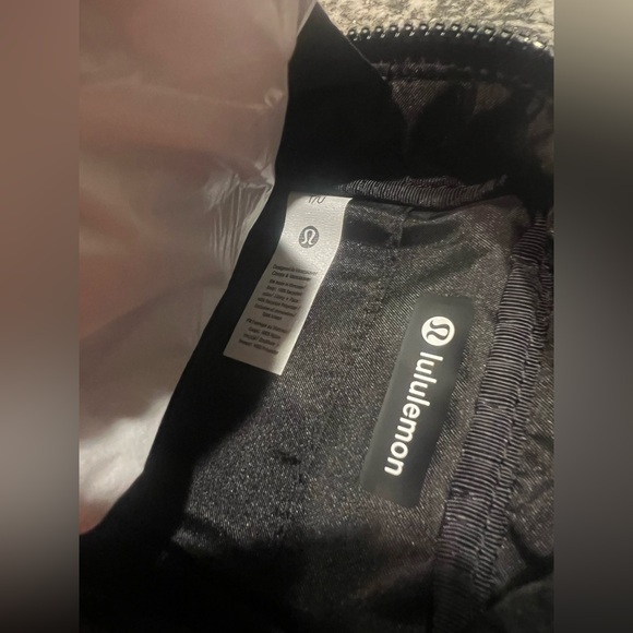 Lululemon Black Easy Access Crossbody Bag NWT - Picture 6 of 8